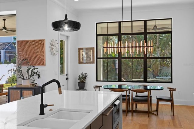 4304 W JETTON AVENUE, Tampa, FL 33629