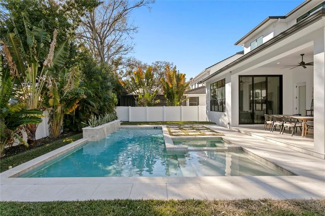 4304 W JETTON AVENUE, Tampa, FL 33629