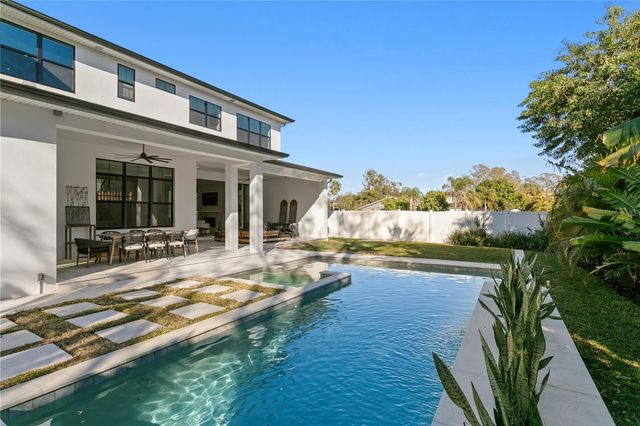 4304 W JETTON AVENUE, Tampa, FL 33629