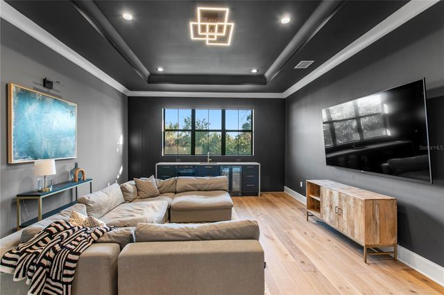 4304 W JETTON AVENUE, Tampa, FL 33629