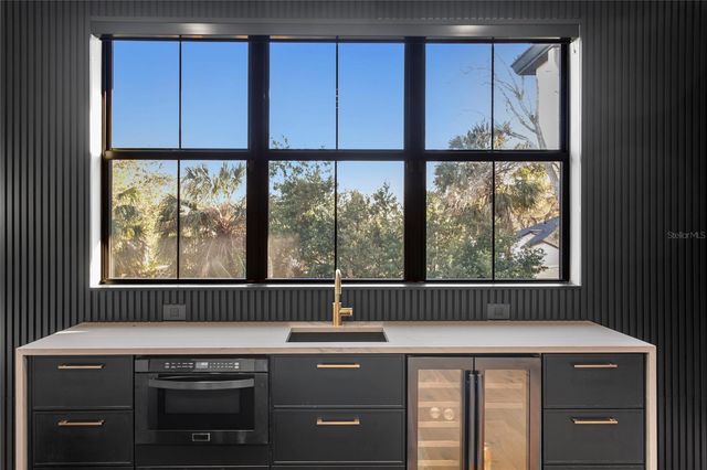 4304 W JETTON AVENUE, Tampa, FL 33629