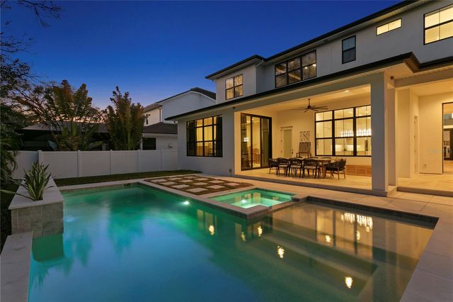 4304 W JETTON AVENUE, Tampa, FL 33629