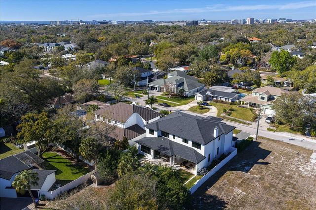 4304 W JETTON AVENUE, Tampa, FL 33629