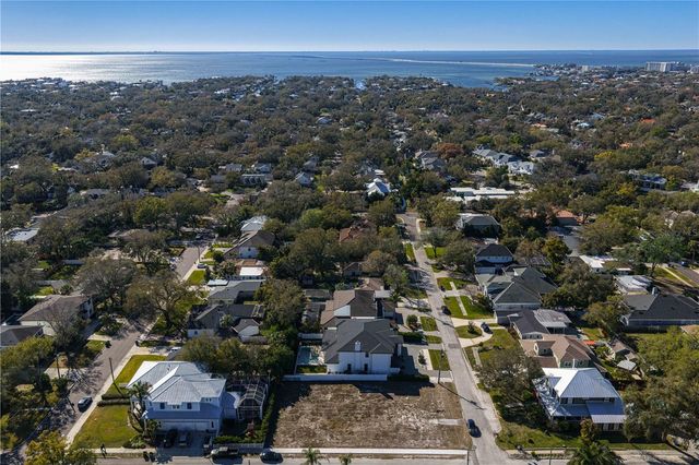 4304 W JETTON AVENUE, Tampa, FL 33629