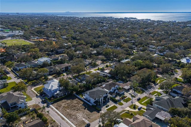 4304 W JETTON AVENUE, Tampa, FL 33629