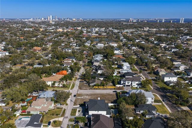 4304 W JETTON AVENUE, Tampa, FL 33629