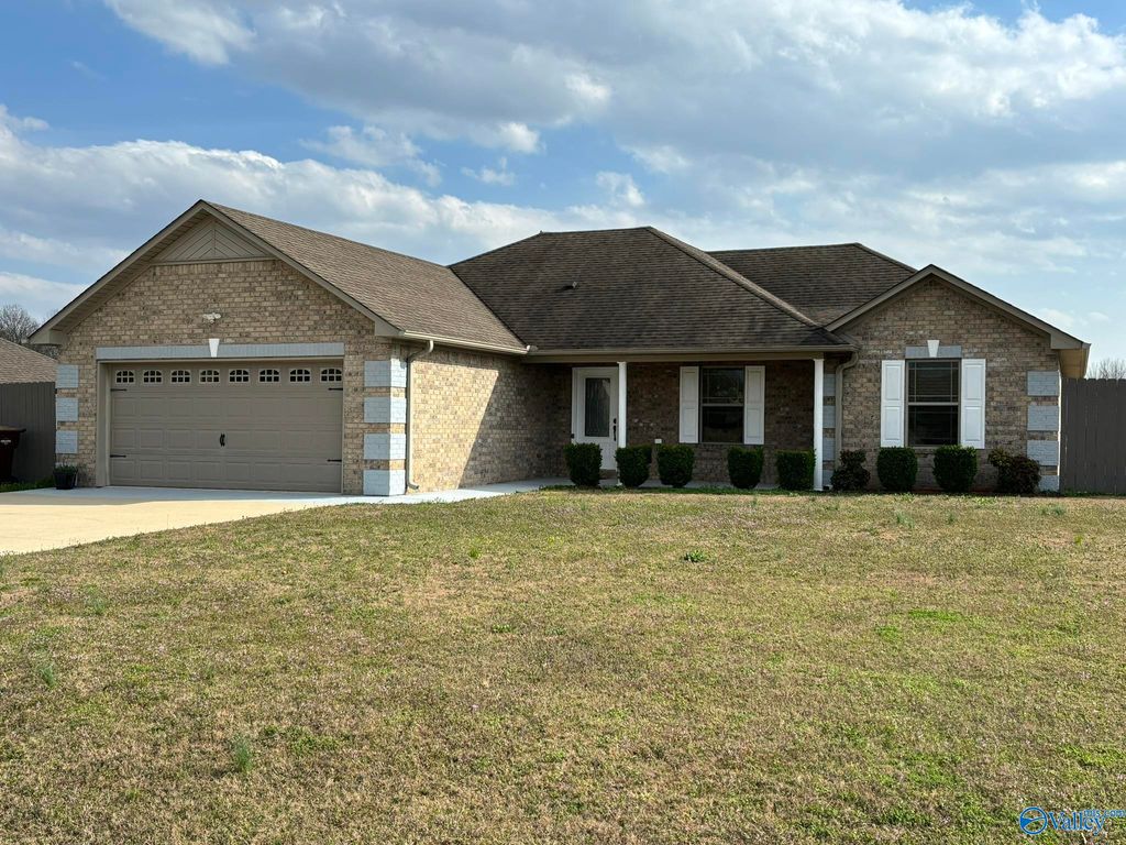 27846 Phillip Wagnon Drive, Athens, AL 35613