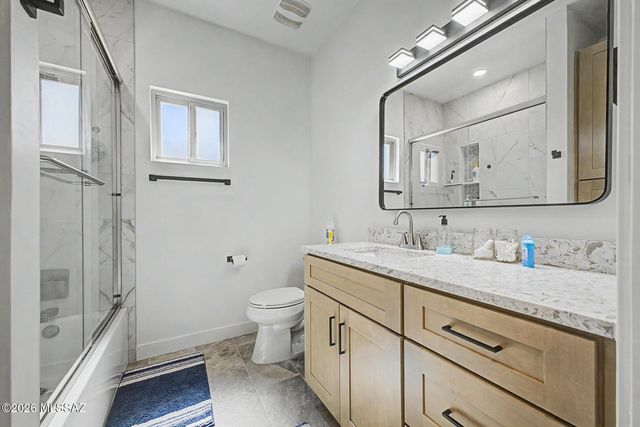 701 E Vía Entrada, Tucson, AZ 85718