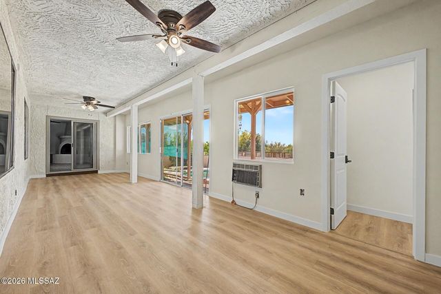 701 E Vía Entrada, Tucson, AZ 85718