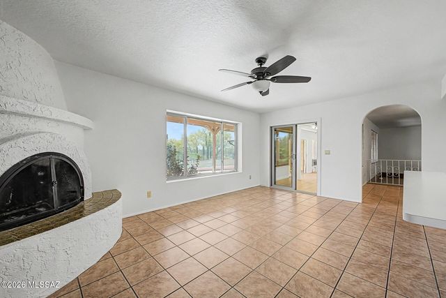 701 E Vía Entrada, Tucson, AZ 85718