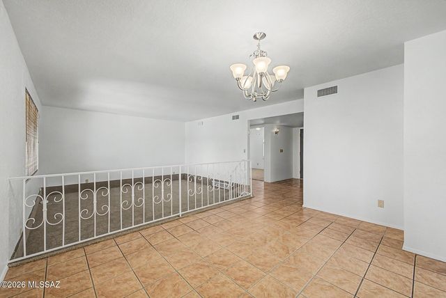 701 E Vía Entrada, Tucson, AZ 85718