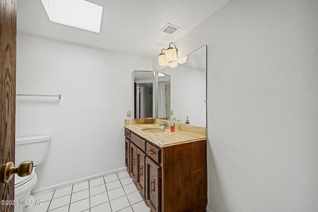 701 E Vía Entrada, Tucson, AZ 85718
