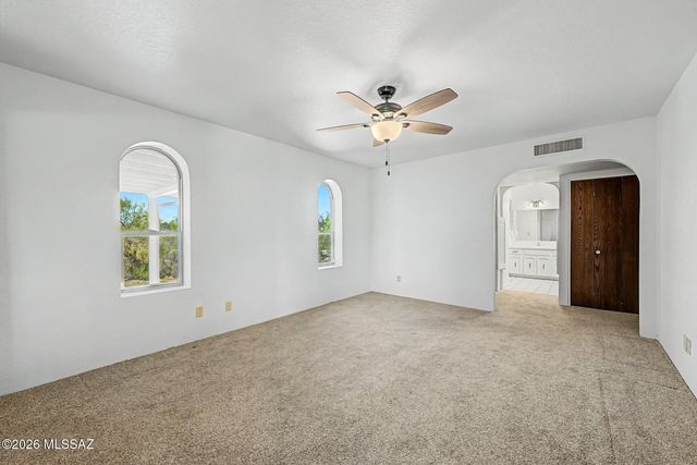 701 E Vía Entrada, Tucson, AZ 85718