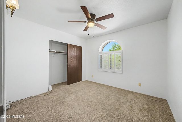 701 E Vía Entrada, Tucson, AZ 85718