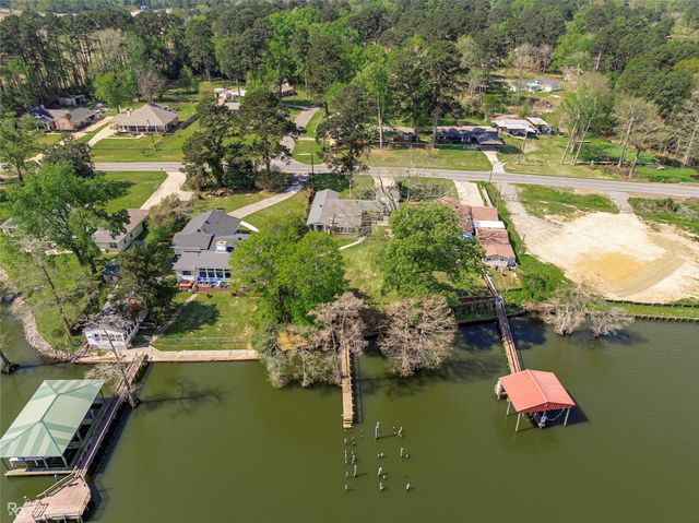 7204 S Lakeshore Drive, Shreveport, LA 71119