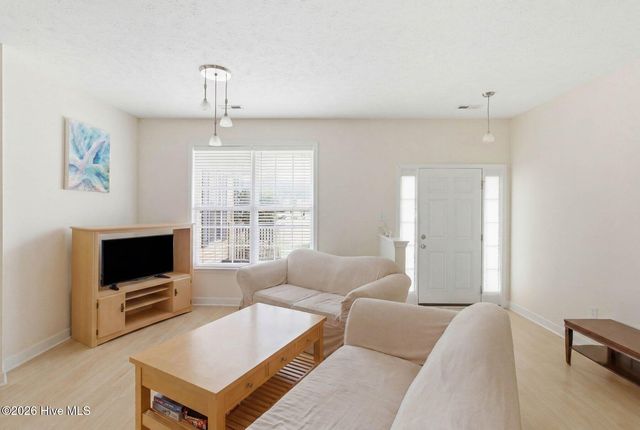 714 E Pipers Glen, Shallotte, NC 28470