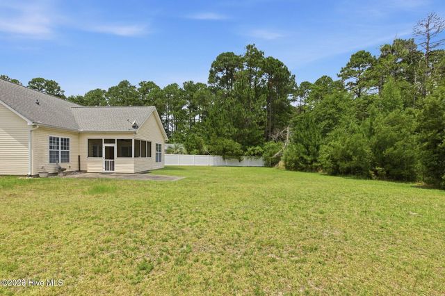 714 E Pipers Glen, Shallotte, NC 28470