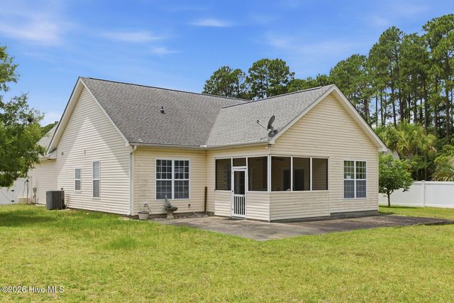 714 E Pipers Glen, Shallotte, NC 28470