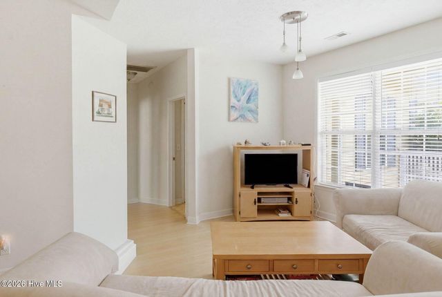 714 E Pipers Glen, Shallotte, NC 28470