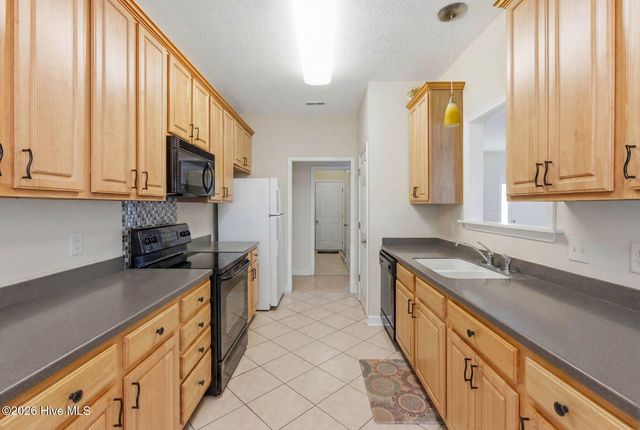 714 E Pipers Glen, Shallotte, NC 28470