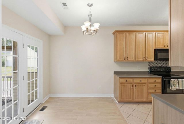 714 E Pipers Glen, Shallotte, NC 28470
