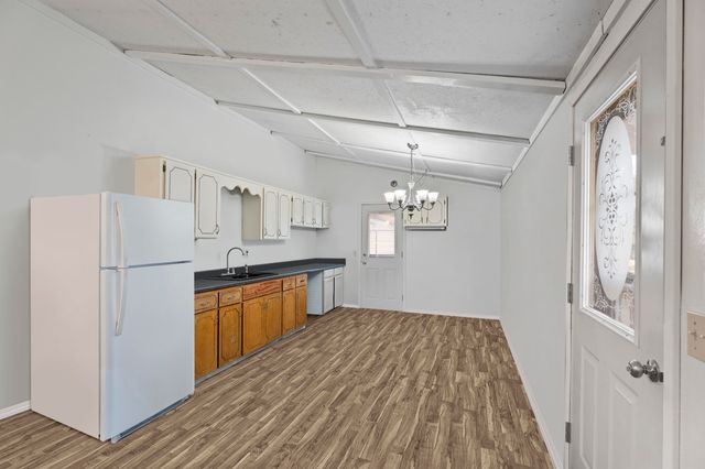 886 Hart Circle, Noel, MO 64854