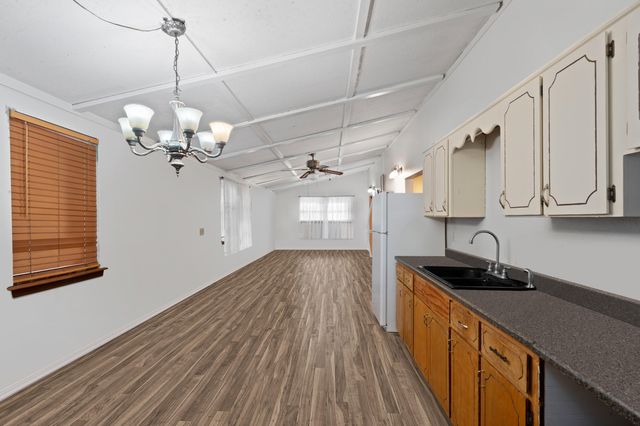 886 Hart Circle, Noel, MO 64854