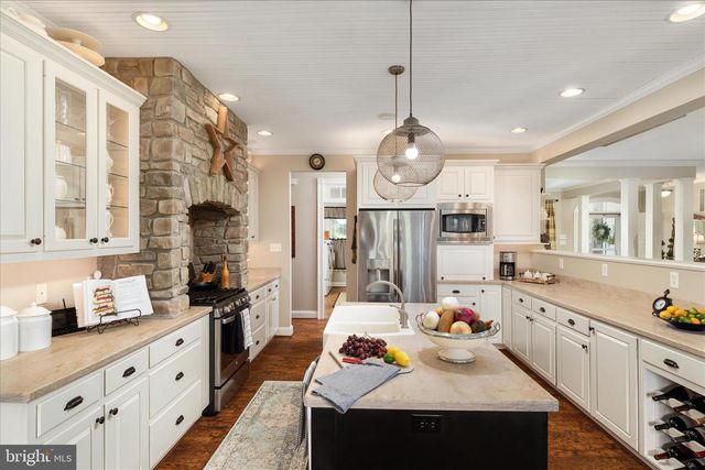 496 CLARY RD, Strasburg, VA 22657