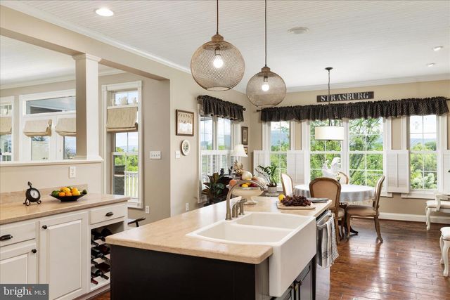 496 CLARY RD, Strasburg, VA 22657
