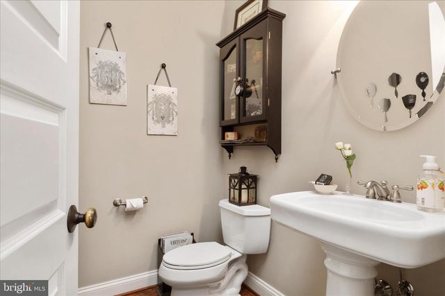 496 CLARY RD, Strasburg, VA 22657