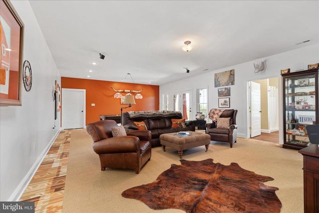 496 CLARY RD, Strasburg, VA 22657