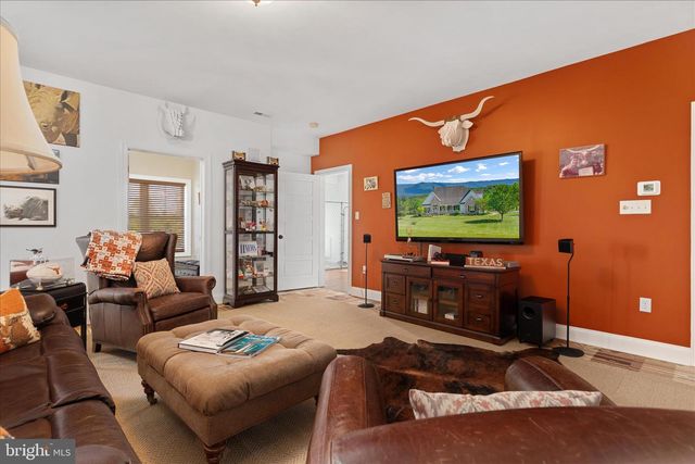 496 CLARY RD, Strasburg, VA 22657
