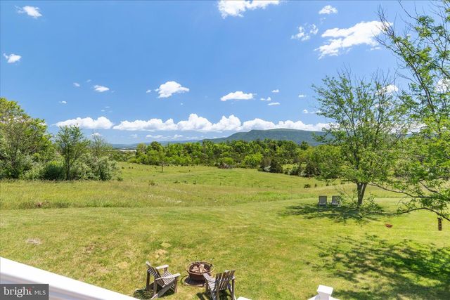 496 CLARY RD, Strasburg, VA 22657