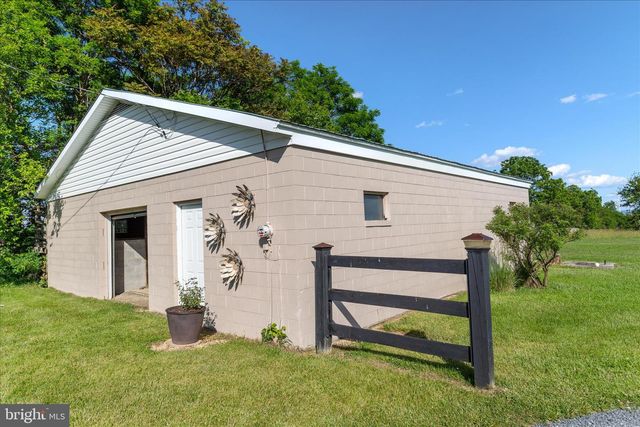 496 CLARY RD, Strasburg, VA 22657