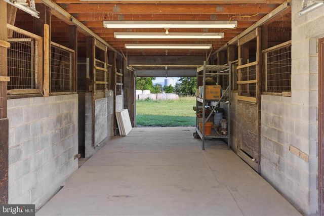 496 CLARY RD, Strasburg, VA 22657