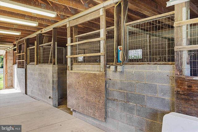 496 CLARY RD, Strasburg, VA 22657