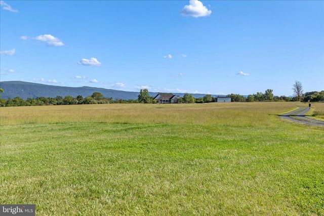 496 CLARY RD, Strasburg, VA 22657