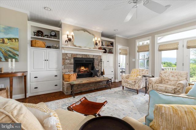 496 CLARY RD, Strasburg, VA 22657