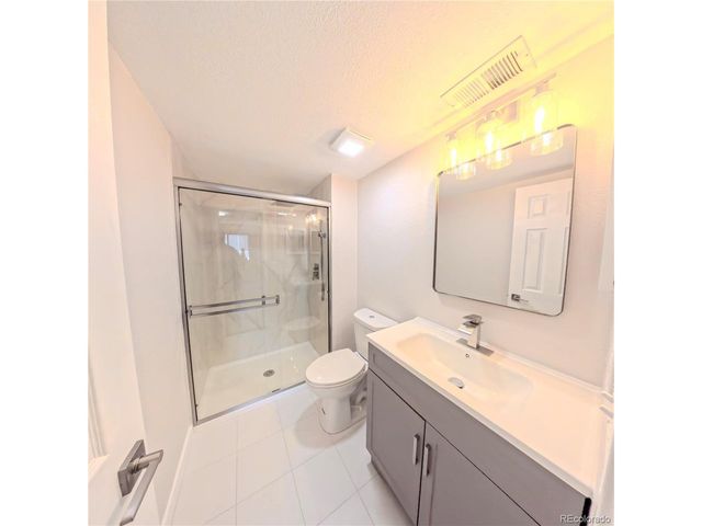 8335 Fairmount Dr 4-102, Denver, CO 80247