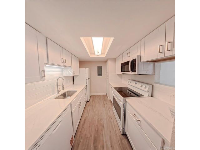 8335 Fairmount Dr 4-102, Denver, CO 80247
