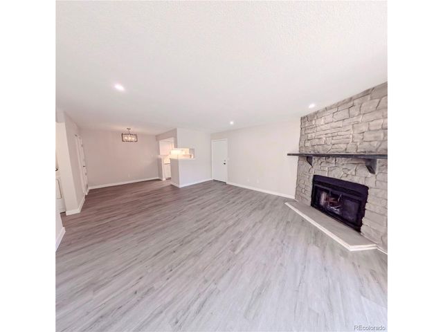 8335 Fairmount Dr 4-102, Denver, CO 80247