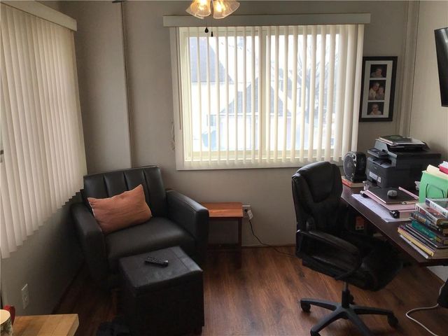 8395 NW WAUKOMIS Drive, Kansas City, MO 64151