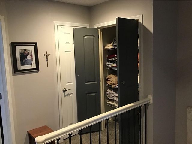 8395 NW WAUKOMIS Drive, Kansas City, MO 64151