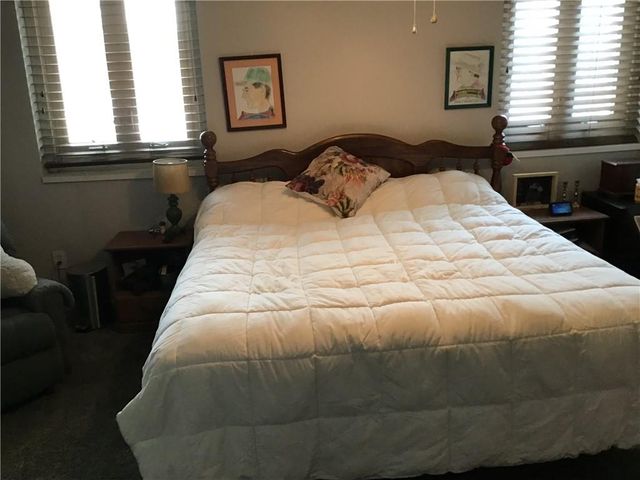 8395 NW WAUKOMIS Drive, Kansas City, MO 64151