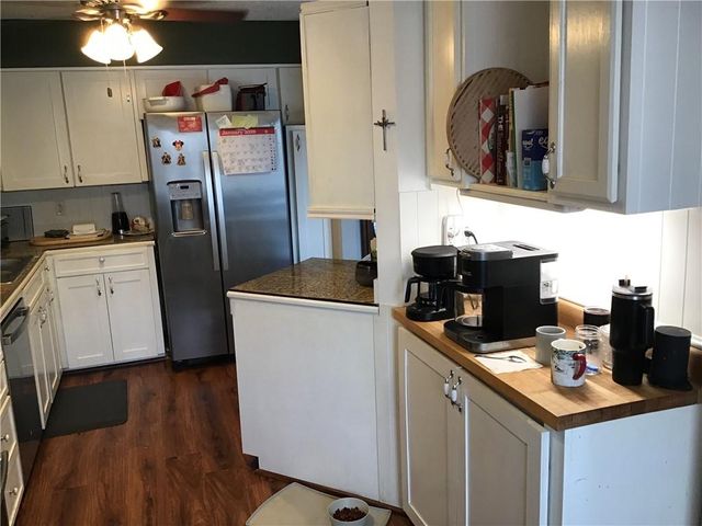 8395 NW WAUKOMIS Drive, Kansas City, MO 64151