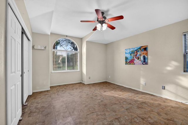 5438 N State Street, Fresno, CA 93722