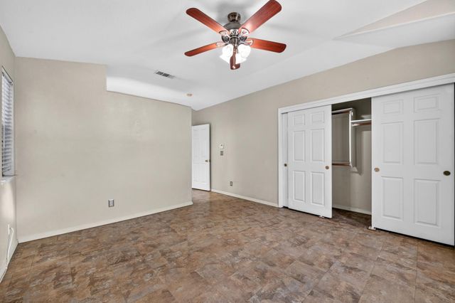 5438 N State Street, Fresno, CA 93722