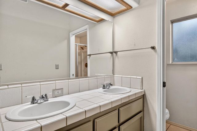 5438 N State Street, Fresno, CA 93722