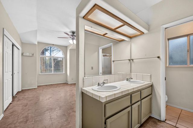 5438 N State Street, Fresno, CA 93722