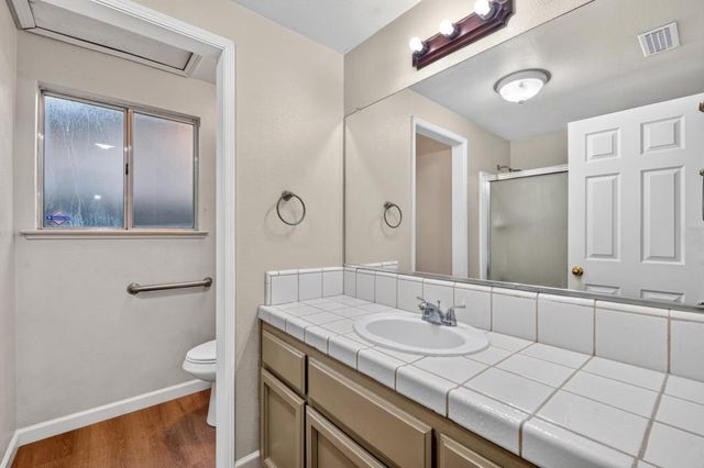 5438 N State Street, Fresno, CA 93722